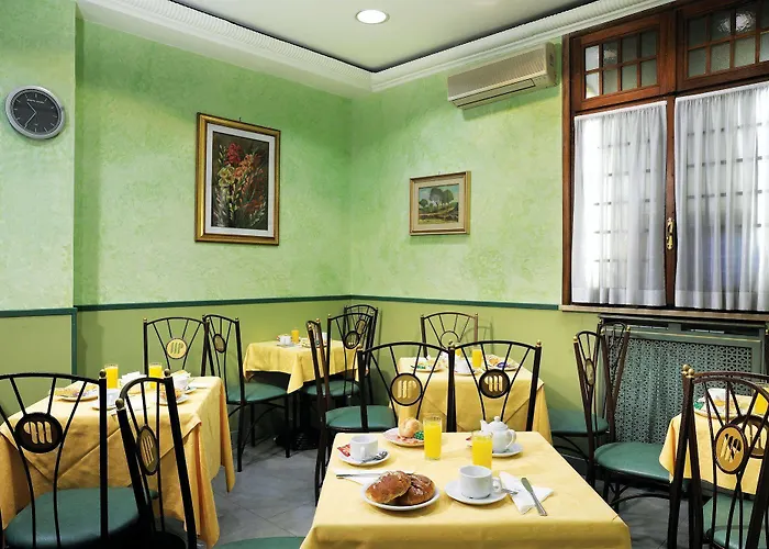 מלון Augustea 3*